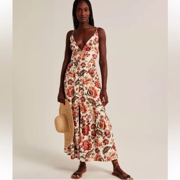Abercrombie & Fitch Dresses & Skirts - NWT Abercrombie & Fitch Floral Maxi Dress